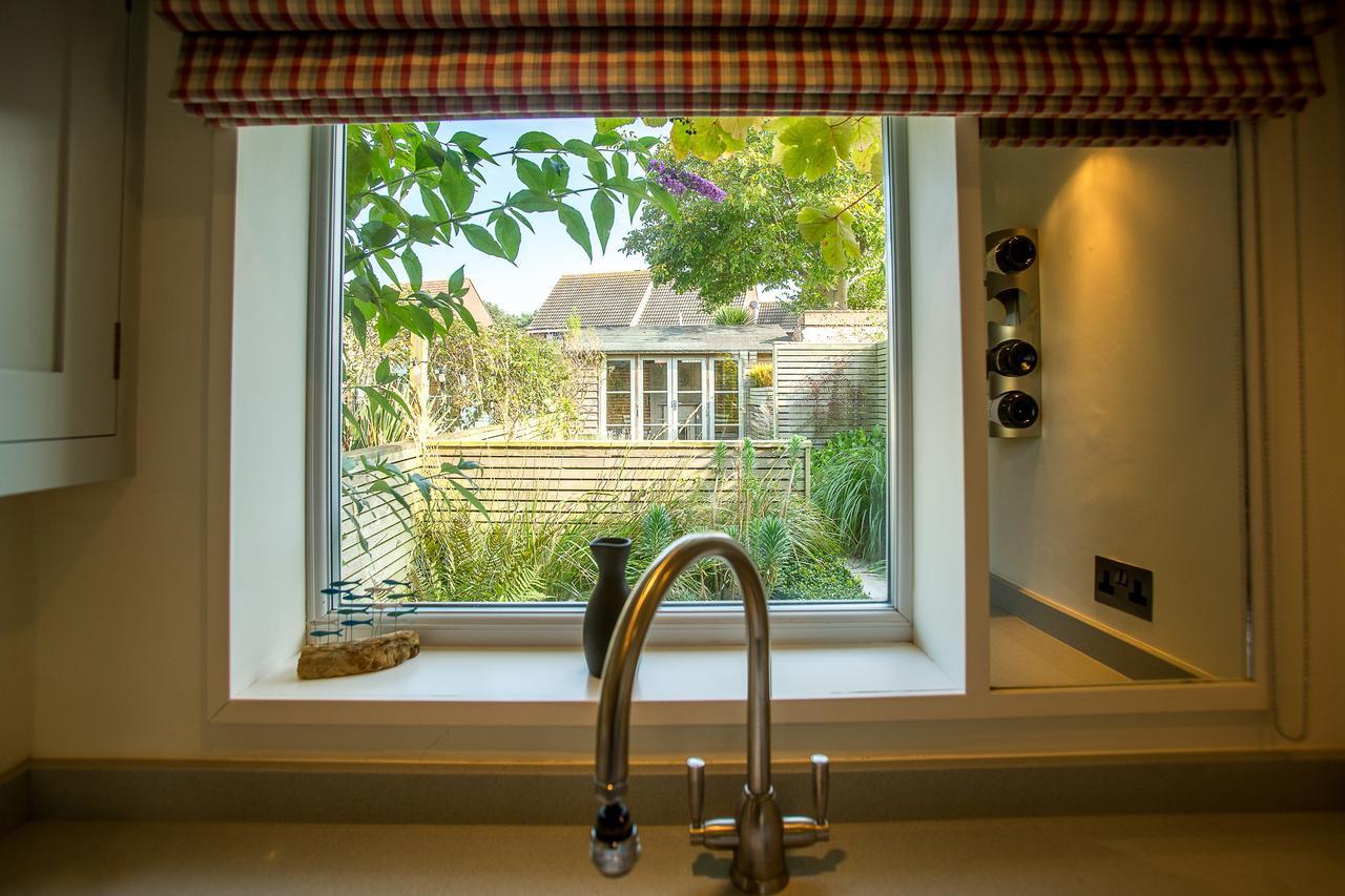 Nutshell Villa Aldeburgh Bagian luar foto
