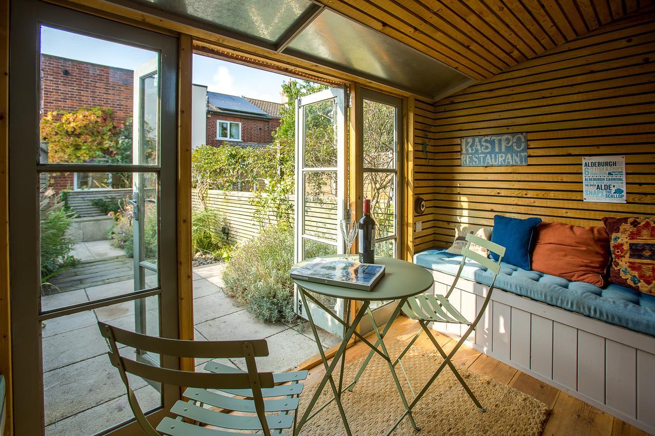 Nutshell Villa Aldeburgh Bagian luar foto
